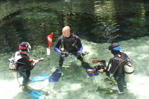 Florida's outdoor coolest spots - divers at Ginnie Springs